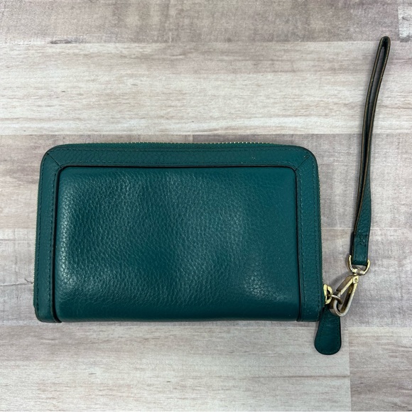 Vera Bradley the Grab And Go Wallet. Green Leather Wristlet. Card Organizer. Zip - Picture 6 of 13